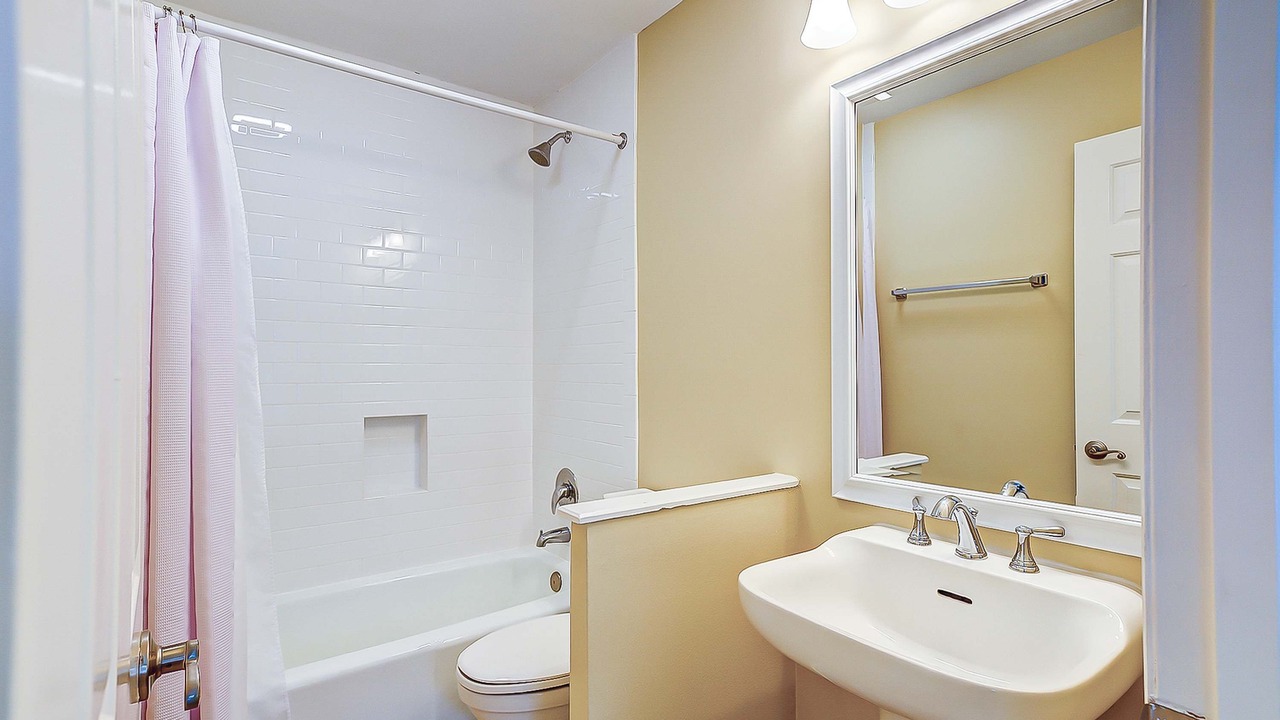 Photo of Bathroom in Shipyard Plantation