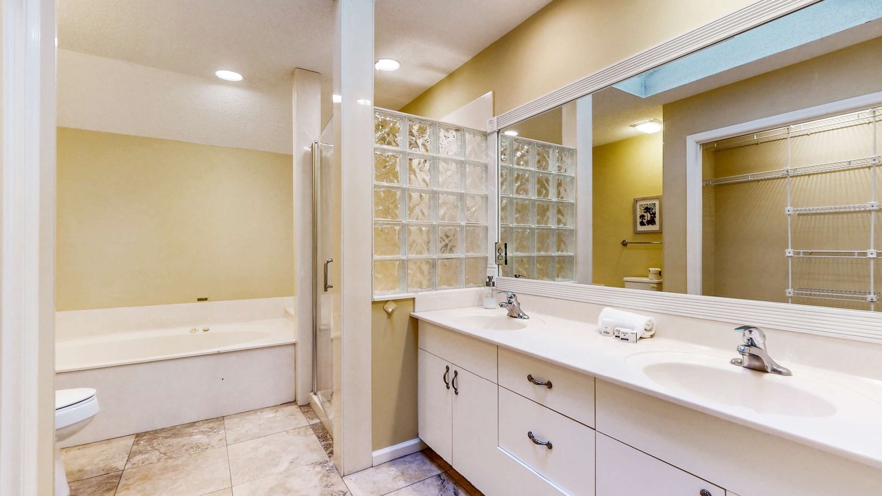 Photo of Bathroom in Shipyard Plantation
