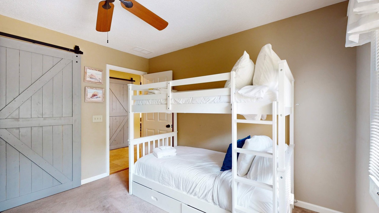 Photo of Bedroom in Shipyard Plantation