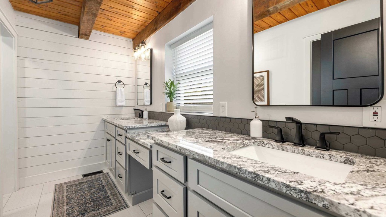 Photo of Bathroom in Sylvan Shores