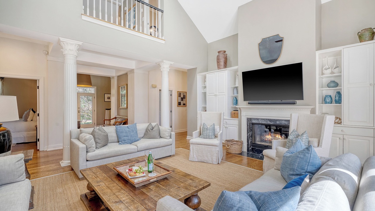 Photo of Livingroom in Vanderhorst Plantation
