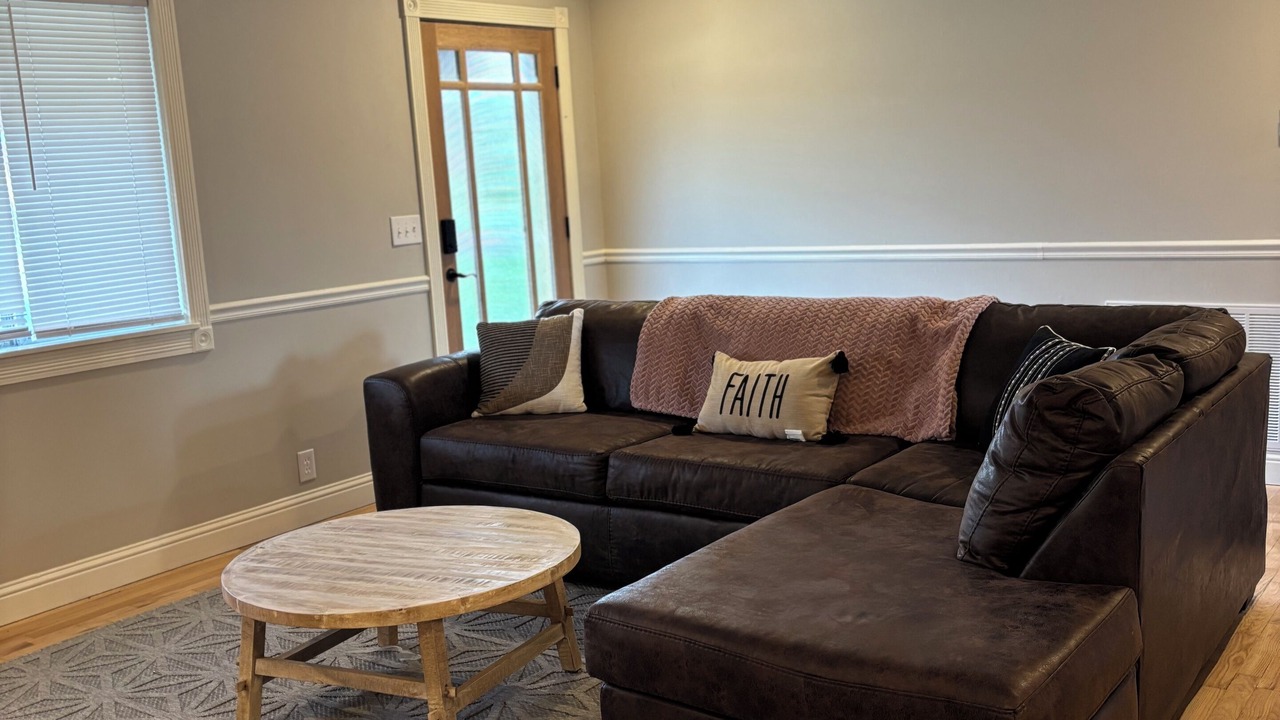 Photo of Livingroom in Rogers