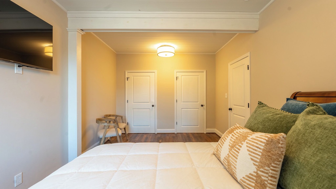 Photo of Bedroom in Thunderbolt