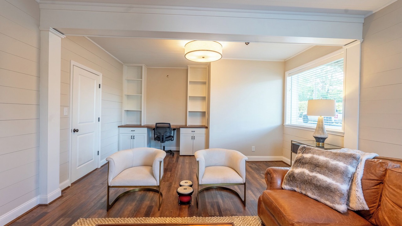 Photo of Livingroom in Thunderbolt