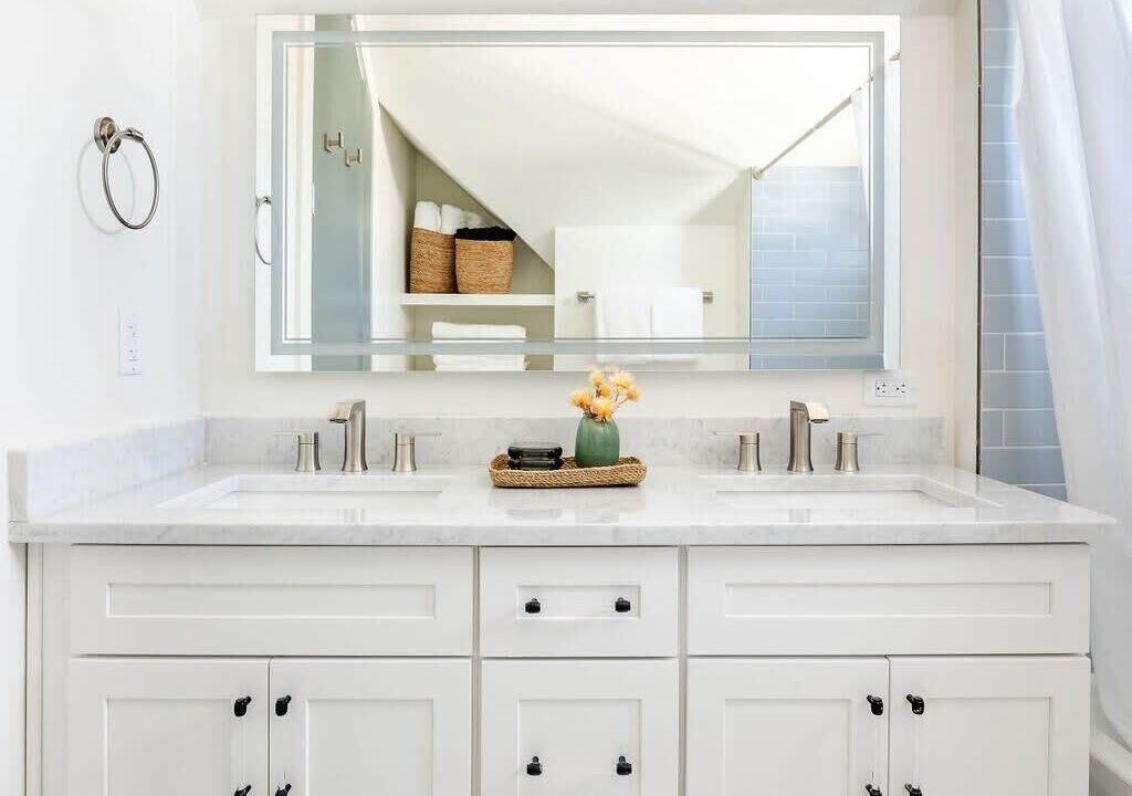 Photo of Bathroom in Thunderbolt