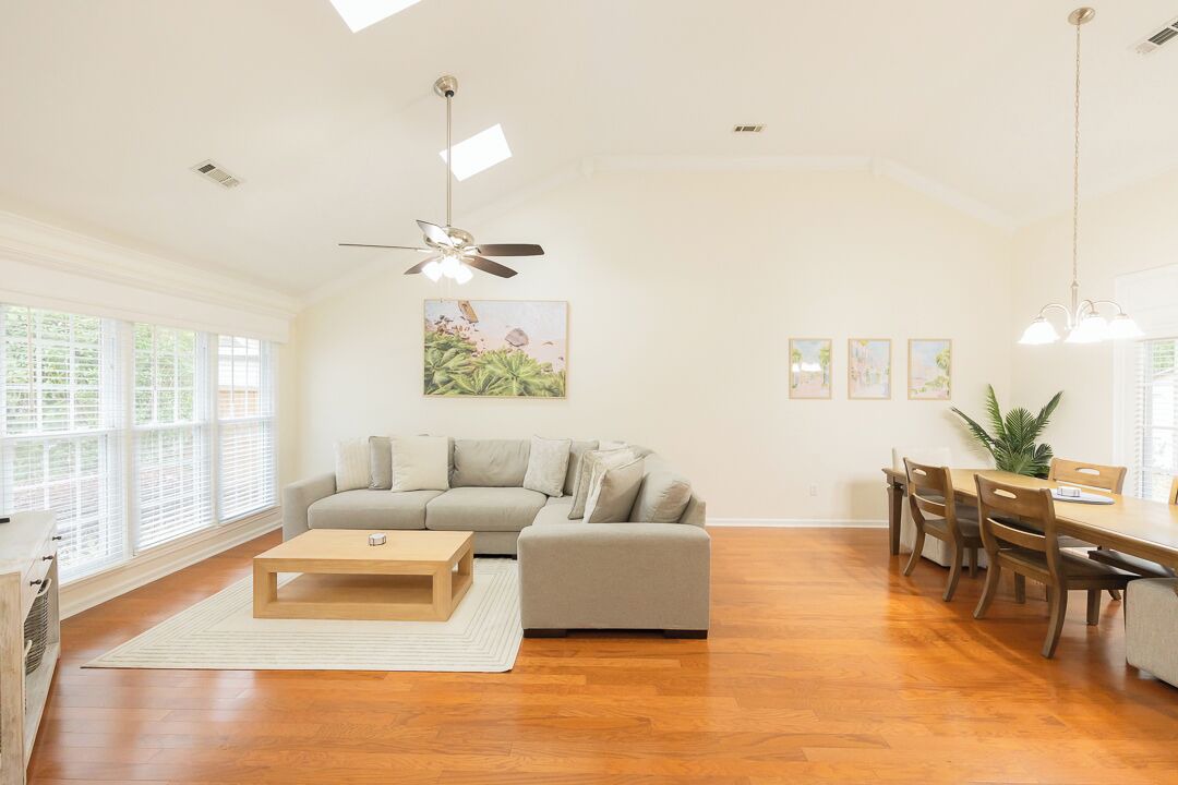 Photo of Livingroom in North Charleston