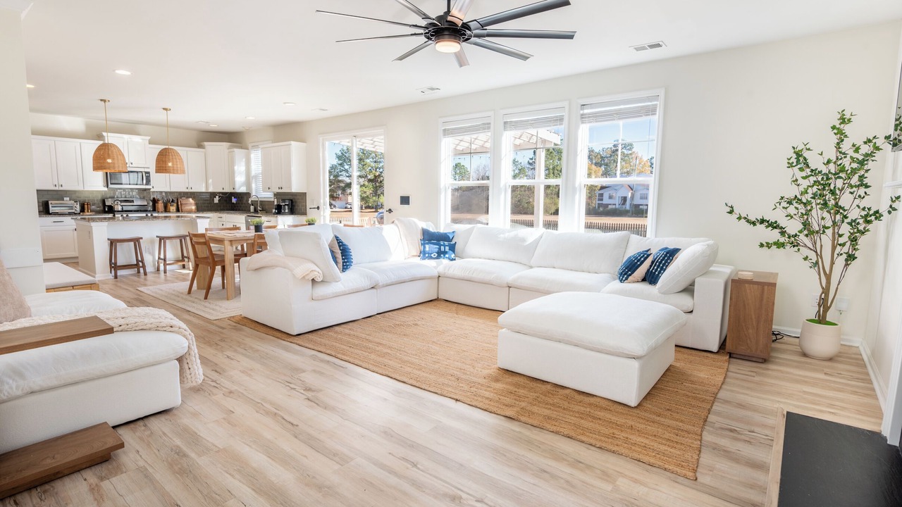 Photo of Livingroom in Hanahan
