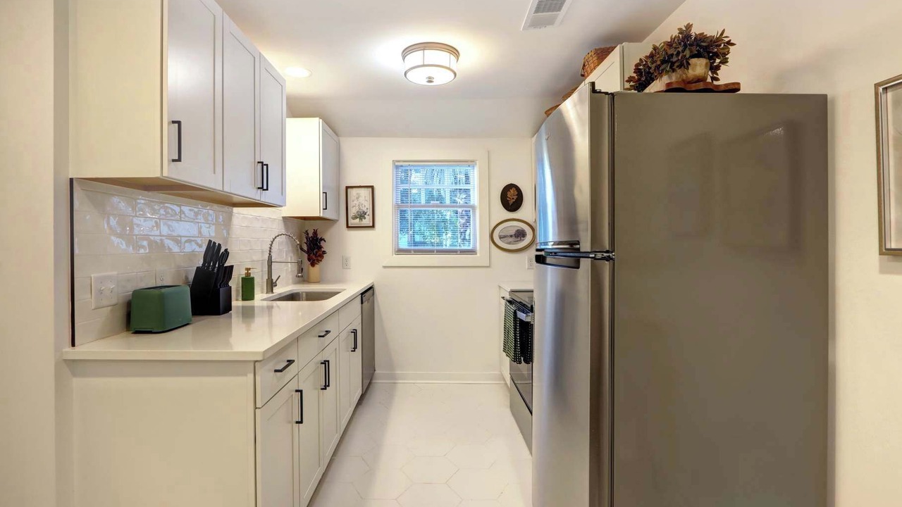 Photo of Kitchen in Thomas Square
