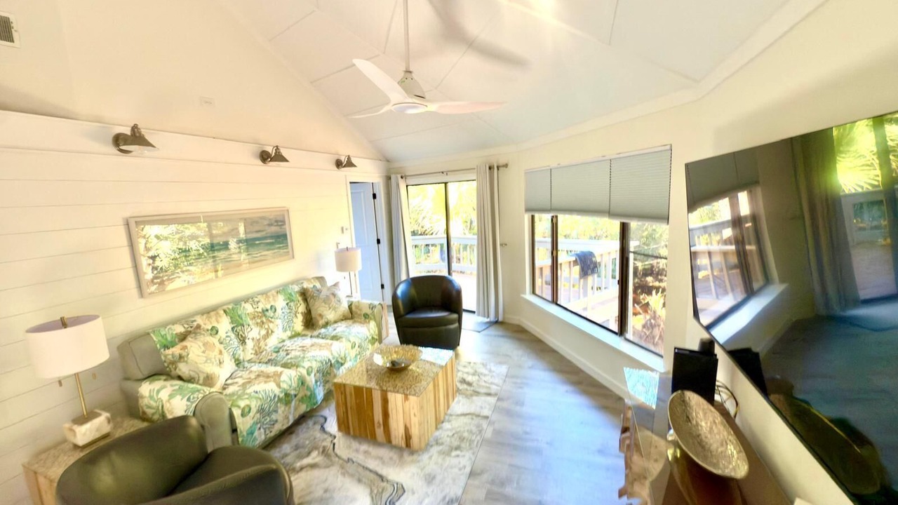 Photo of Livingroom in Night Heron