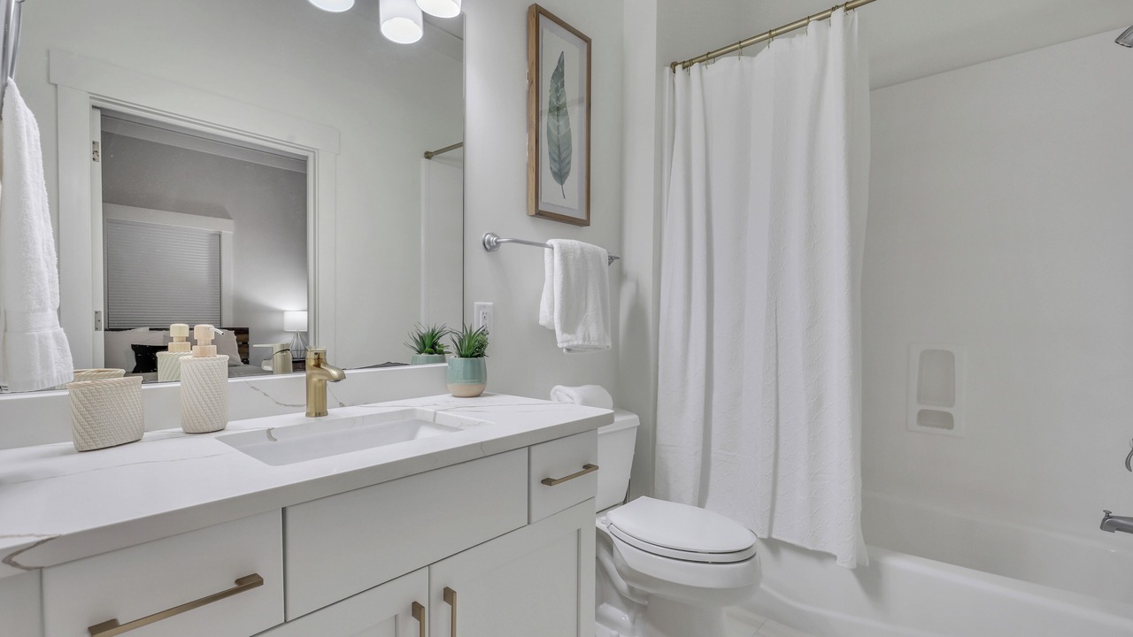 Photo of Bathroom in Old West Broad Neighborhood