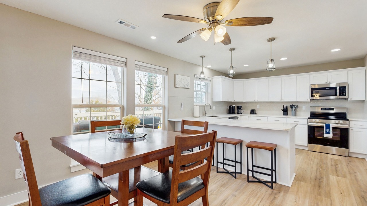 Photo of Kitchen in Lost Bridge Village