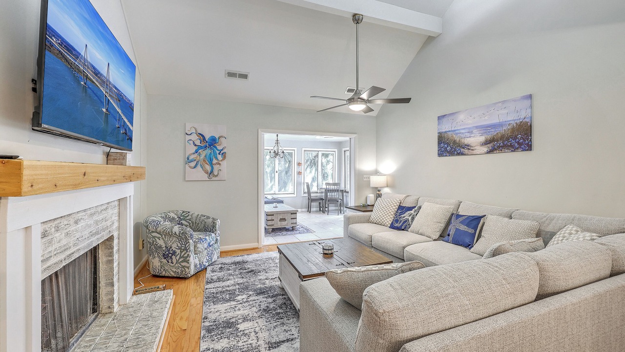 Photo of Livingroom in Tarpon Pond
