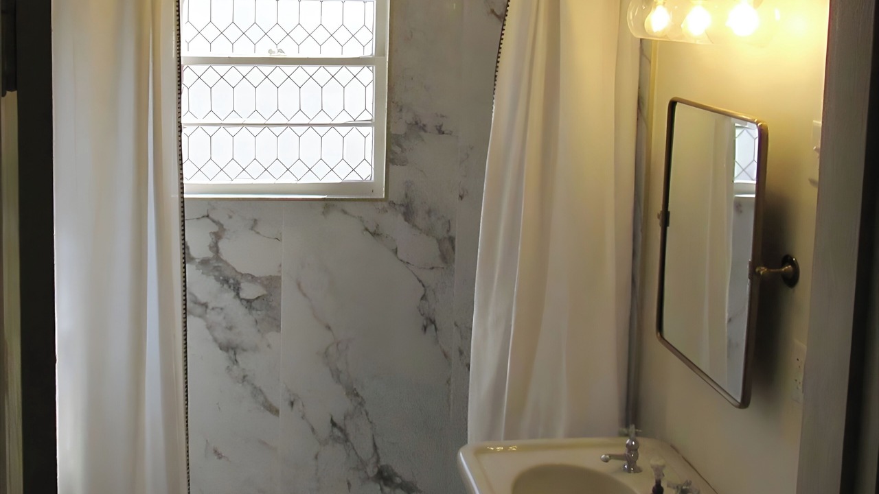 Photo of Bathroom in Benton