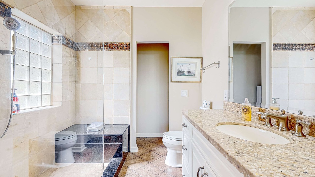 Photo of Bathroom in Waters Edge