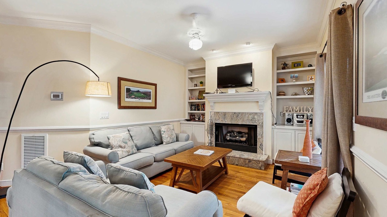 Photo of Livingroom in Vanderhorst Plantation
