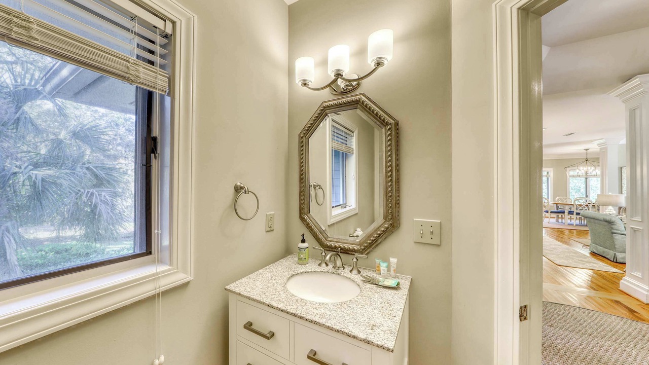Photo of Bathroom in Vanderhorst Plantation