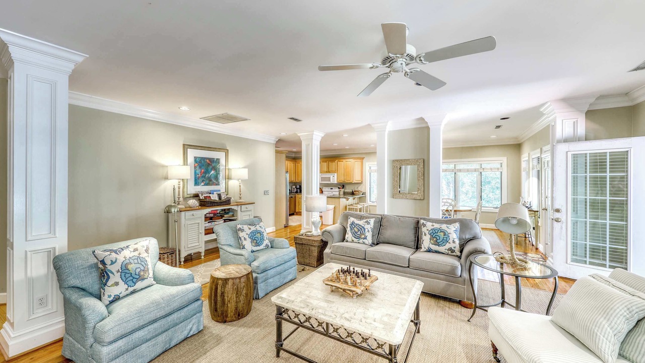 Photo of Livingroom in Vanderhorst Plantation