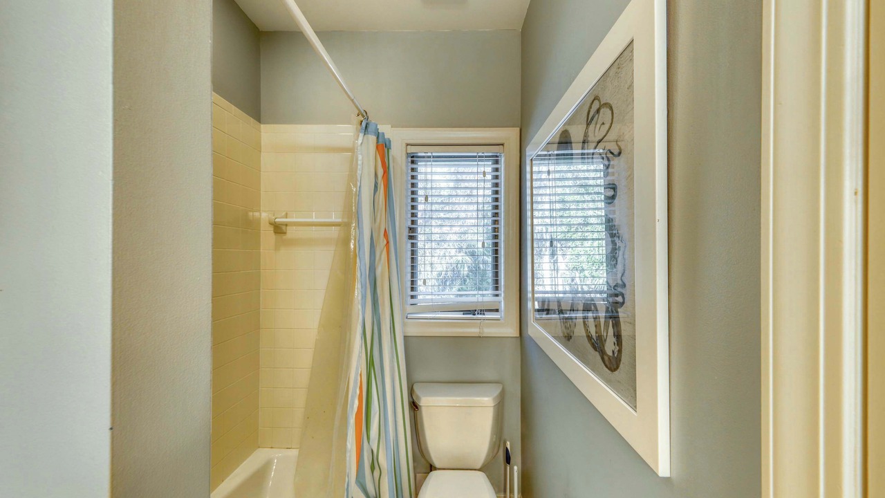 Photo of Bathroom in Vanderhorst Plantation