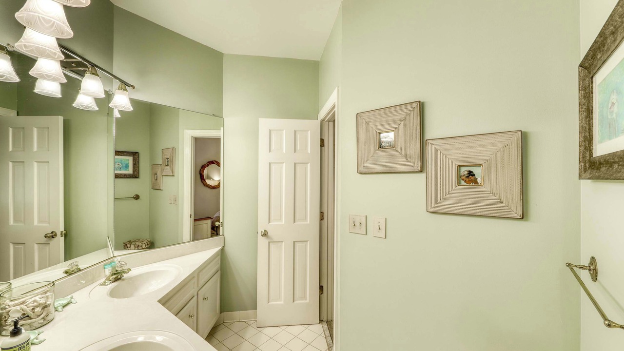 Photo of Bathroom in Vanderhorst Plantation