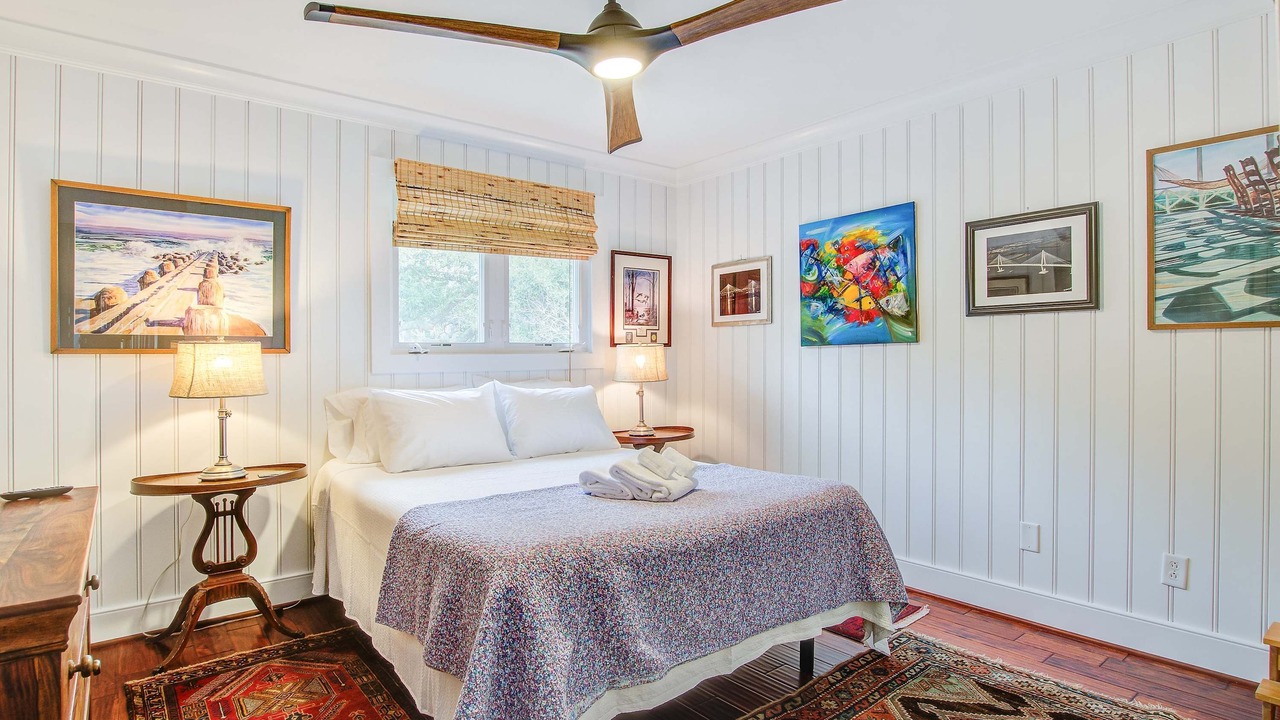 Photo of Bedroom in Twin Oaks