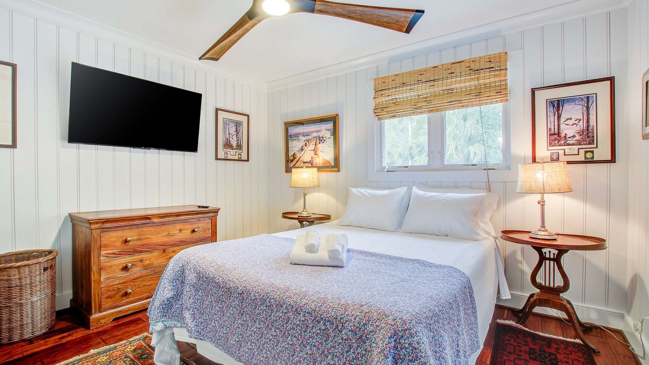 Photo of Bedroom in Twin Oaks