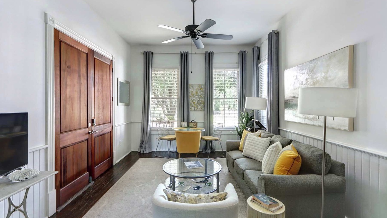 Photo of Livingroom in Beach Institute
