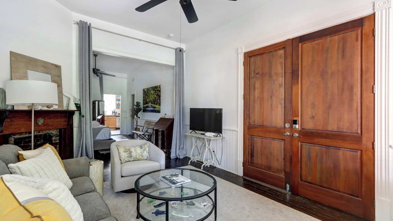 Photo of Livingroom in Beach Institute