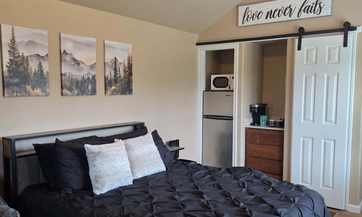 Photo of Bedroom in Glenwood