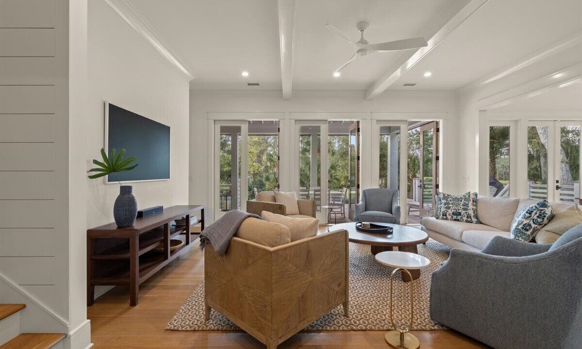 Photo of Livingroom in Vanderhorst Plantation