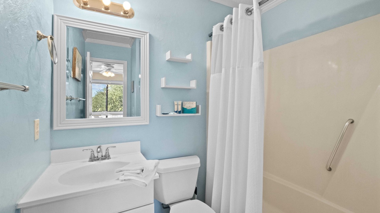 Photo of Bathroom in Folly Field