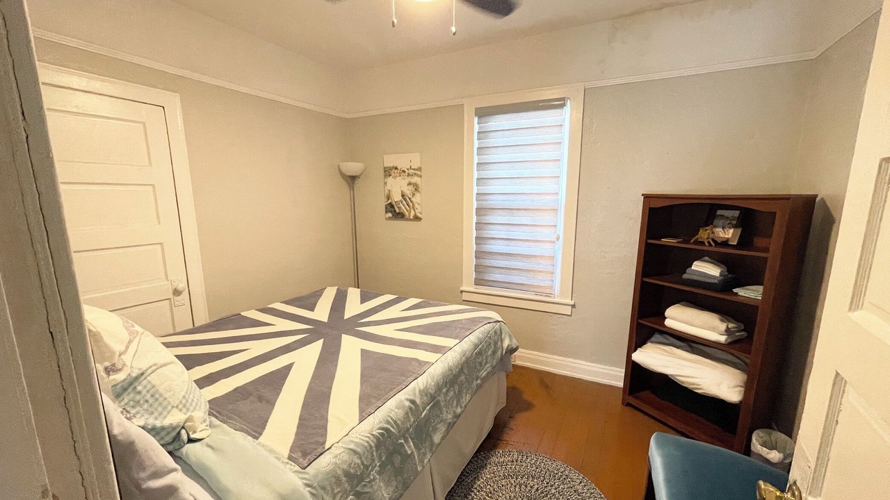 Photo of Bedroom in Midtown