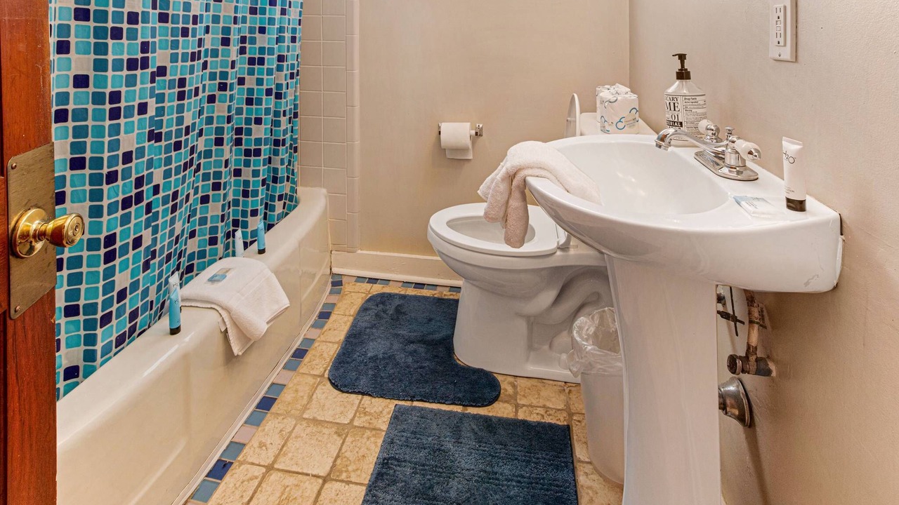 Photo of Bathroom in Midtown