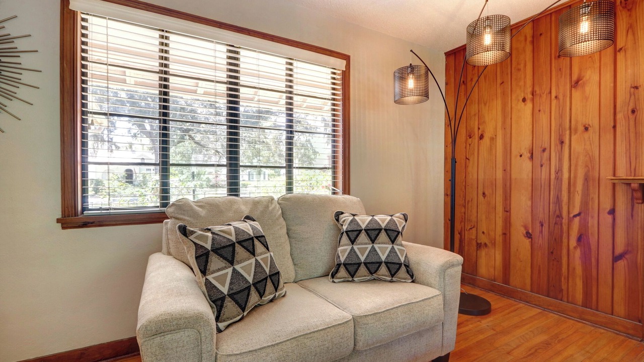 Photo of Livingroom in Midtown
