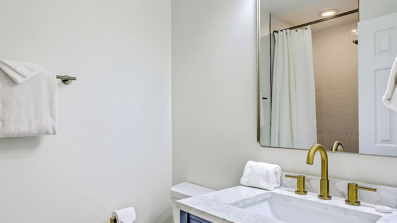 Photo of Bathroom in Tarpon Pond