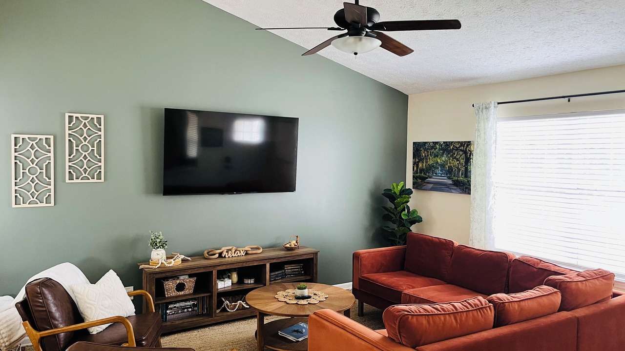 Photo of Livingroom in Whitemarsh Island