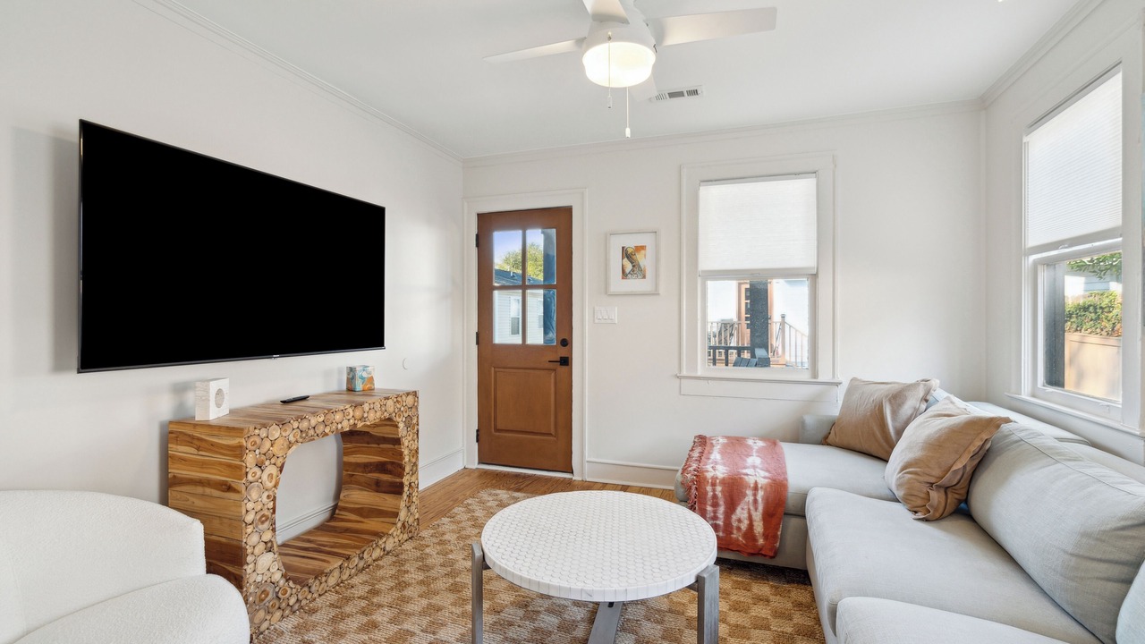 Photo of Livingroom in North-Central