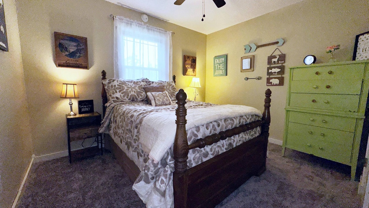 Photo of Bedroom in Ozark