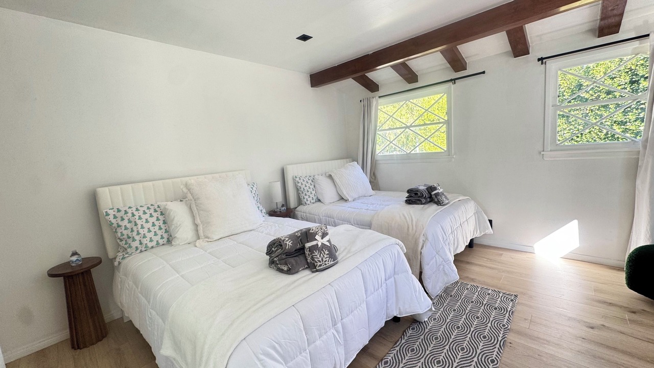 Photo of Bedroom in Beverly Glen