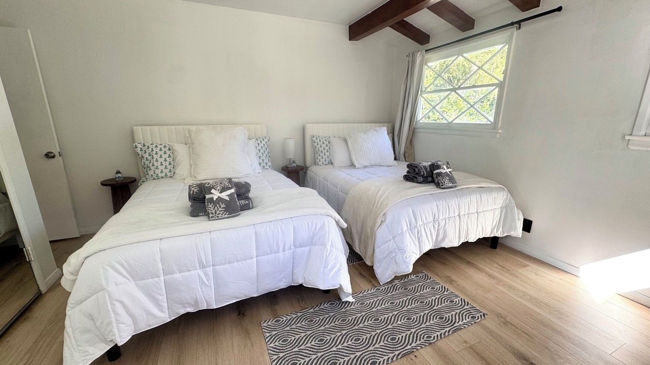 Photo of Bedroom in Beverly Glen
