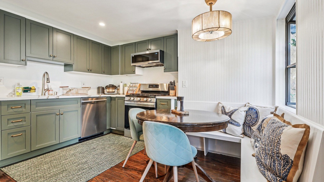Photo of Kitchen in Hollywood Hills West