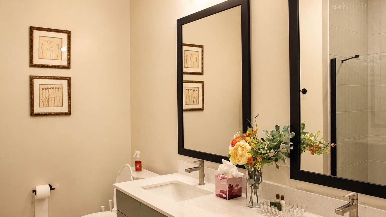 Photo of Bathroom in Metropolitan