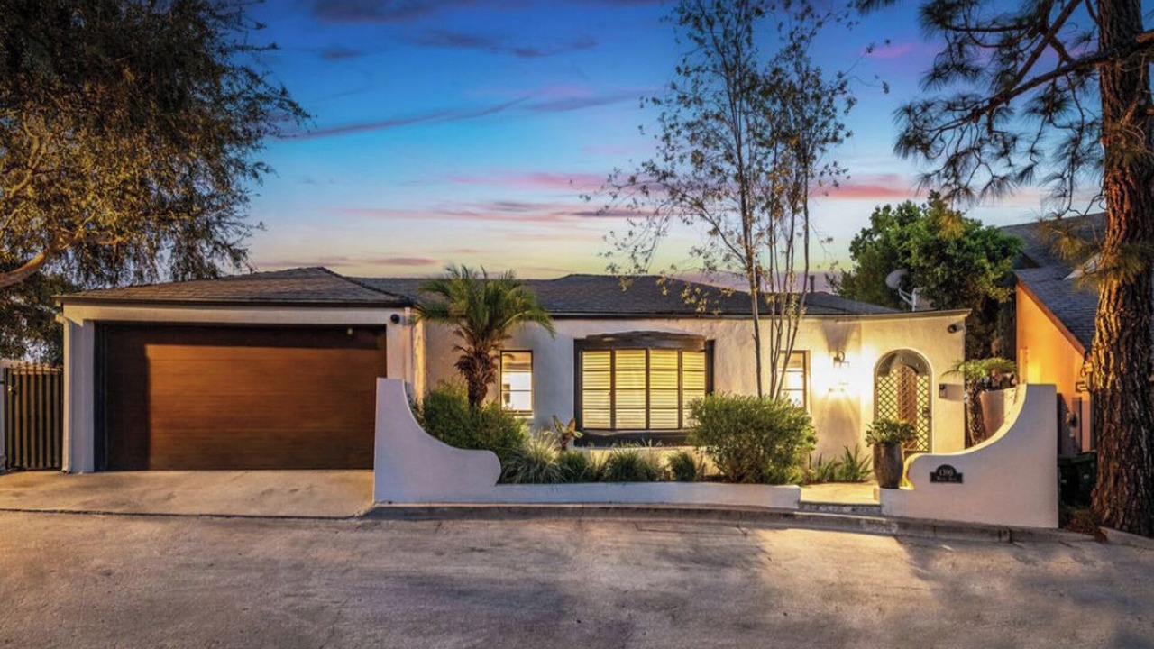 Photo of Outdoor in Hollywood Hills West