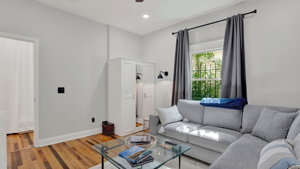 Photo of Livingroom in Eastside