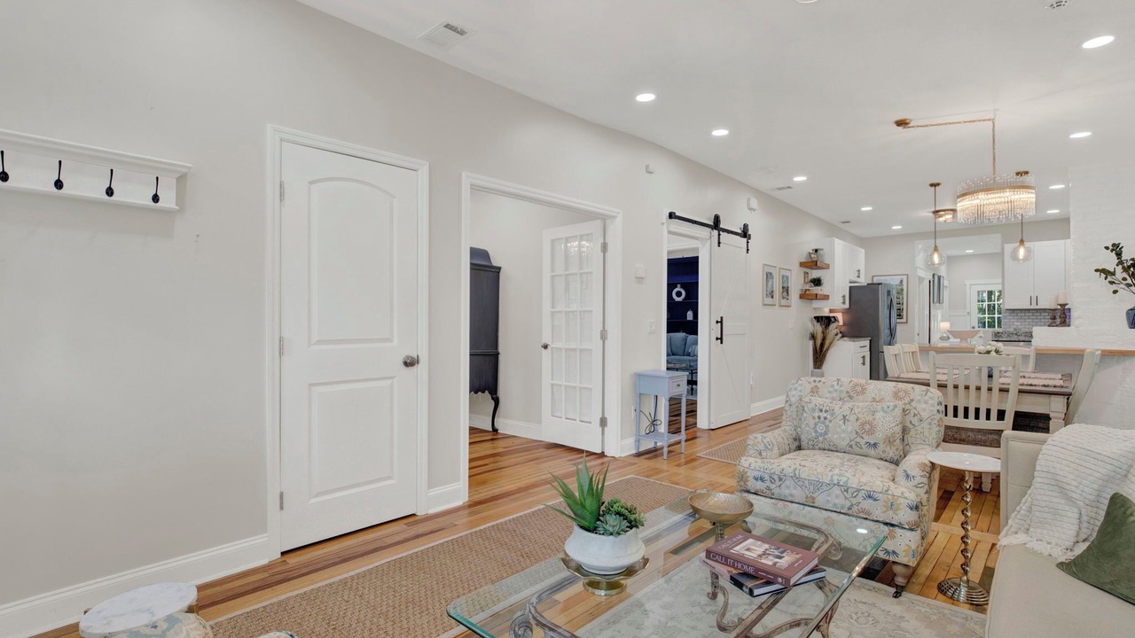 Photo of Livingroom in Eastside