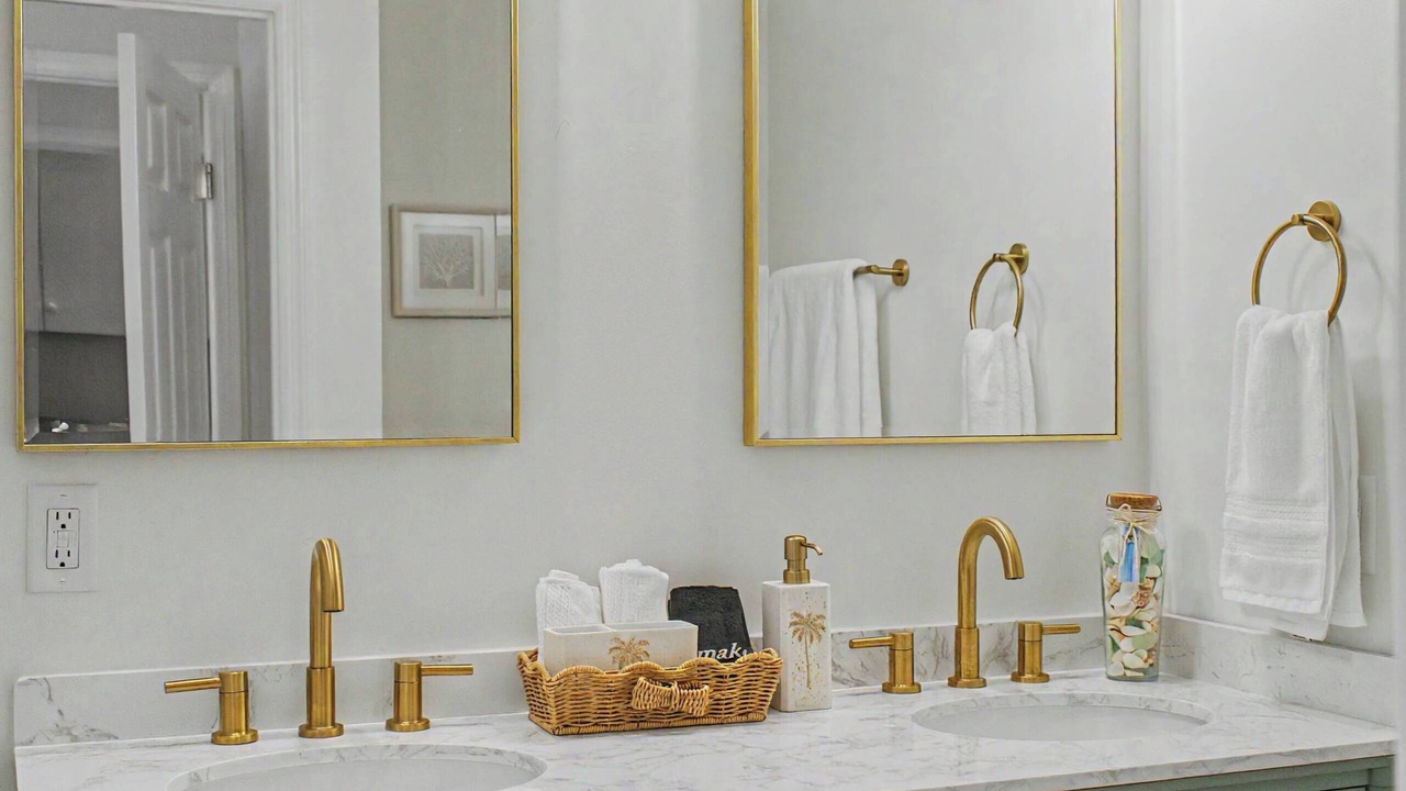 Photo of Bathroom in Beachwalk