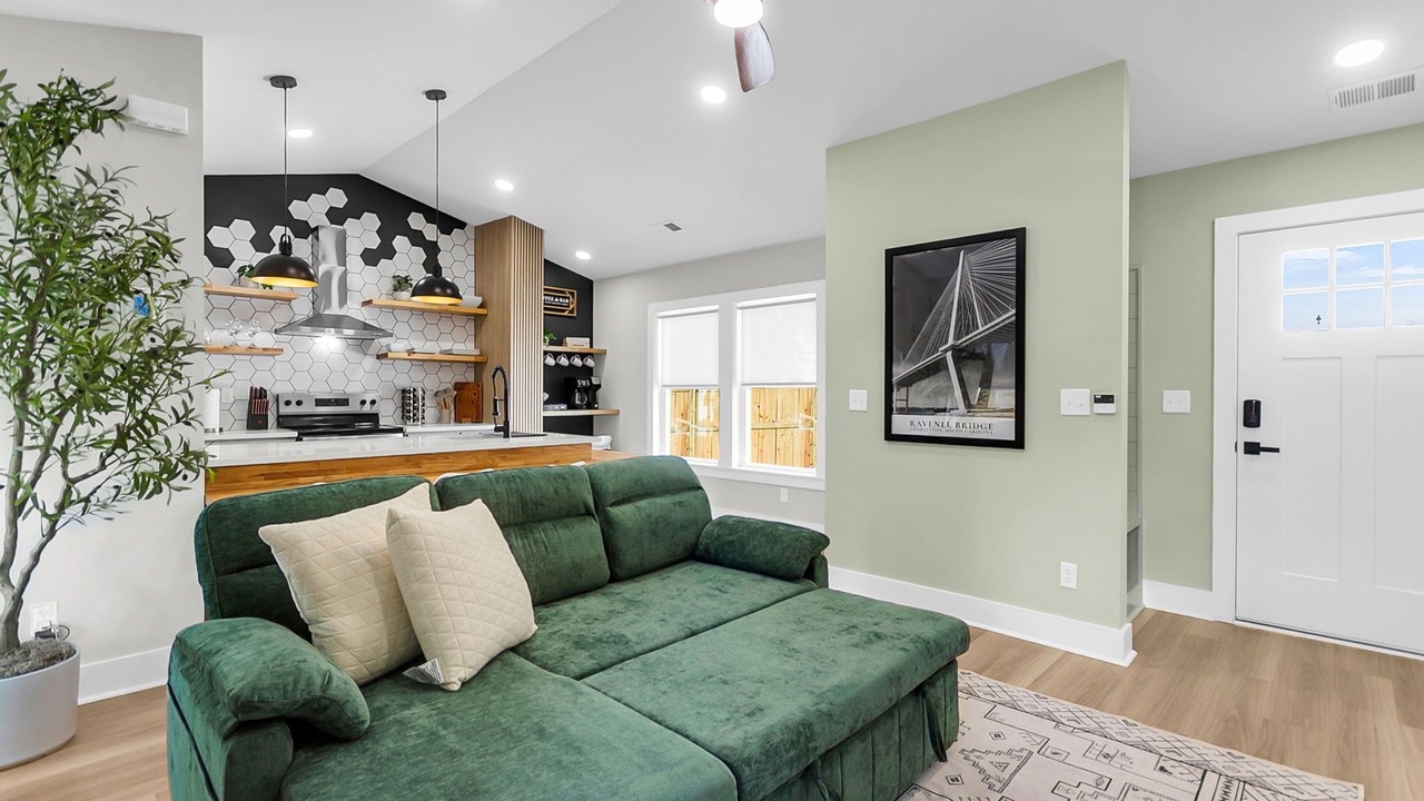 Photo of Livingroom in Hanahan