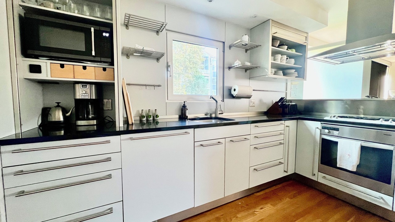 Photo of Kitchen in Sawtelle