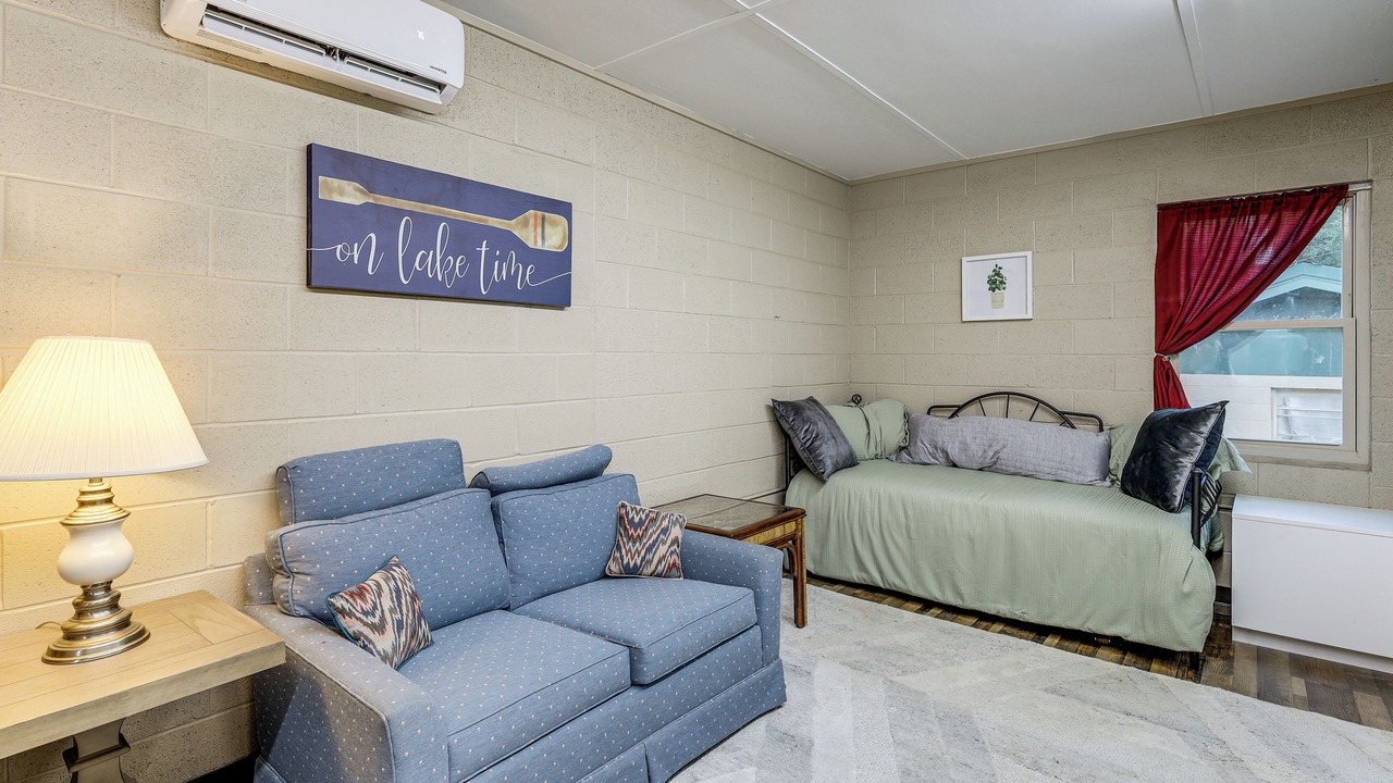 Photo of Livingroom in Clinton