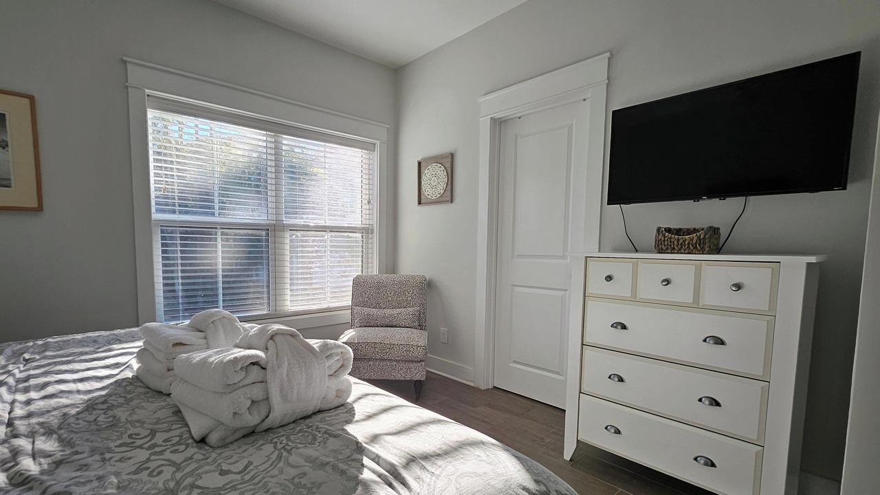 Photo of Bedroom in Folly Field