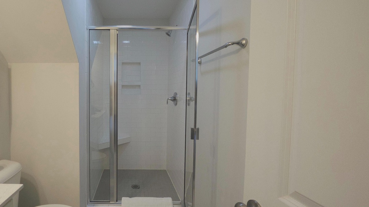 Photo of Bathroom in Folly Field